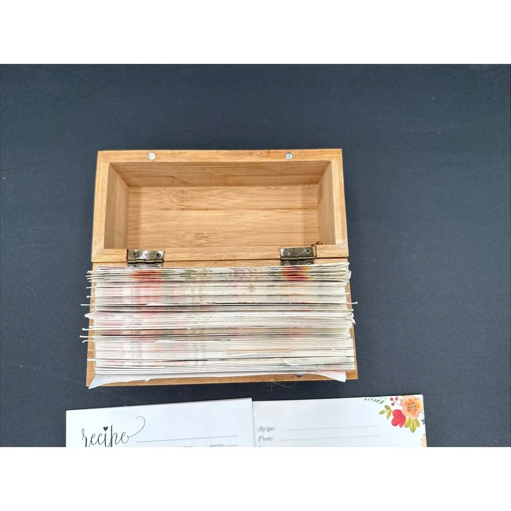 Wooden‎ Recipe Box w/ Hinged Lid 7x5x3 Blank Cards Dividers